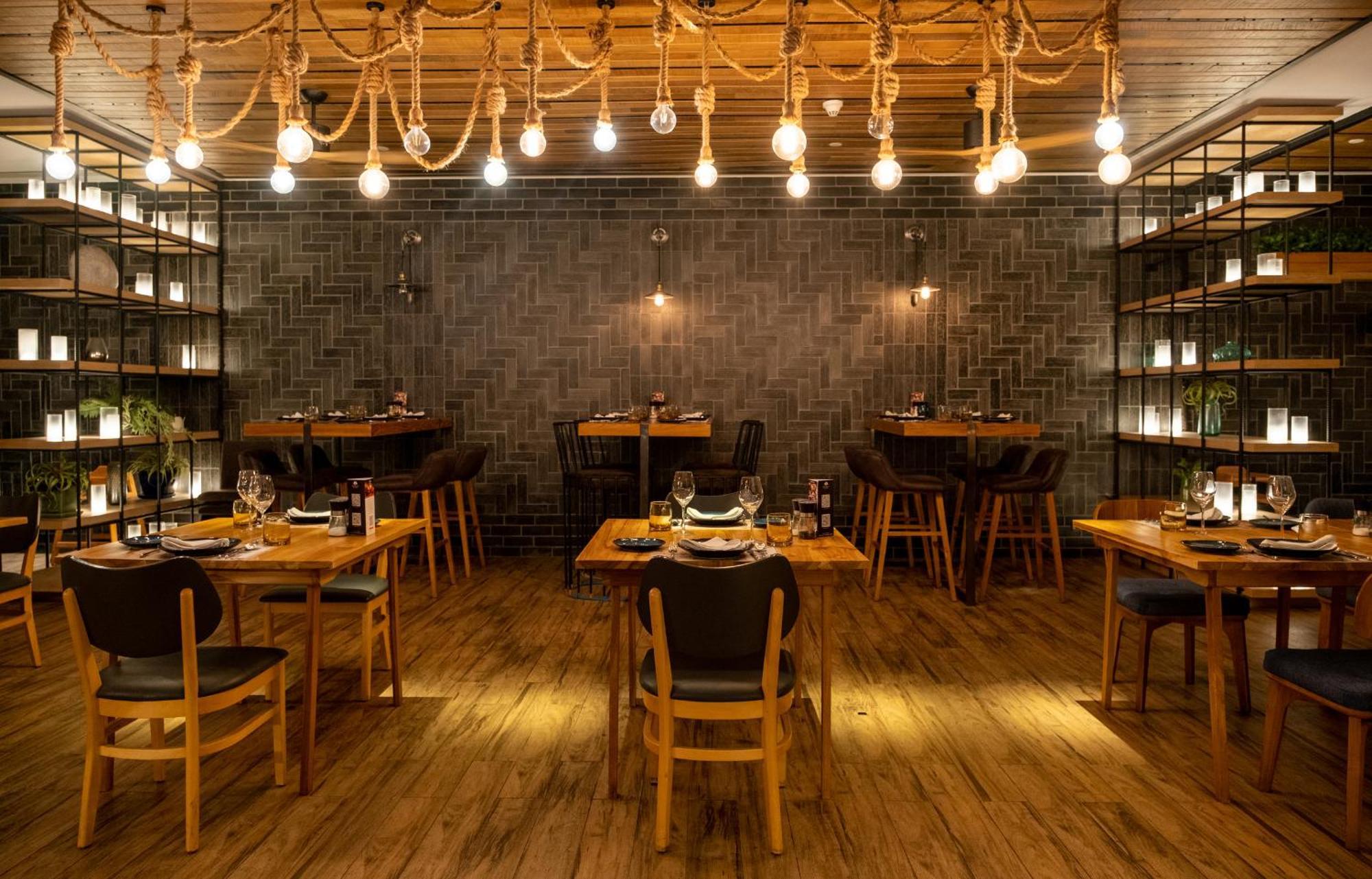 Hotel Indigo Phuket Patong By Ihg Eksteriør bilde Restaurant interior