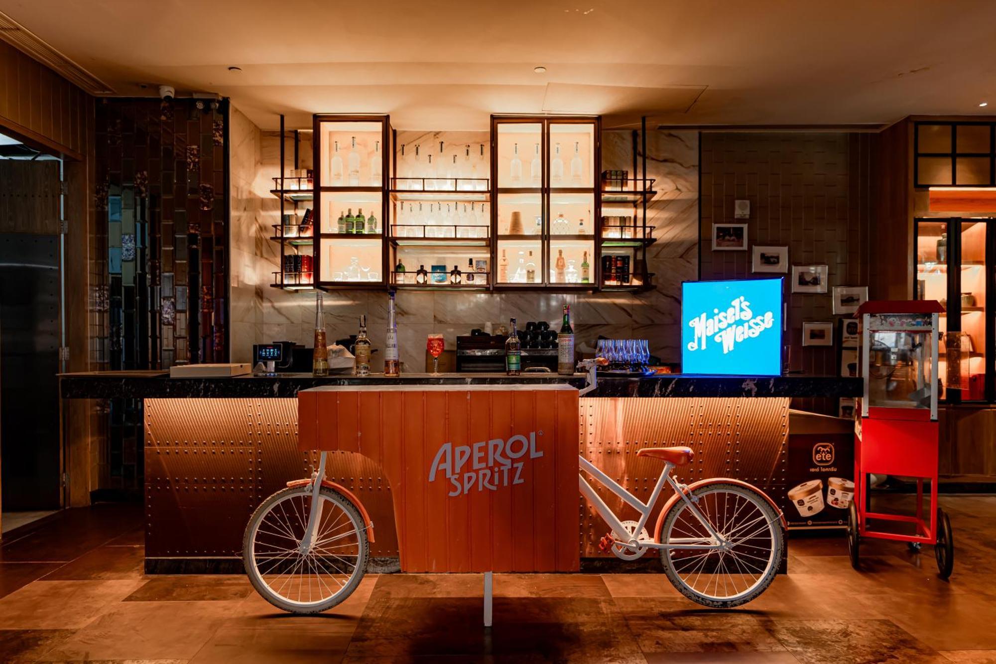 Hotel Indigo Phuket Patong By Ihg Eksteriør bilde Bicycle bar